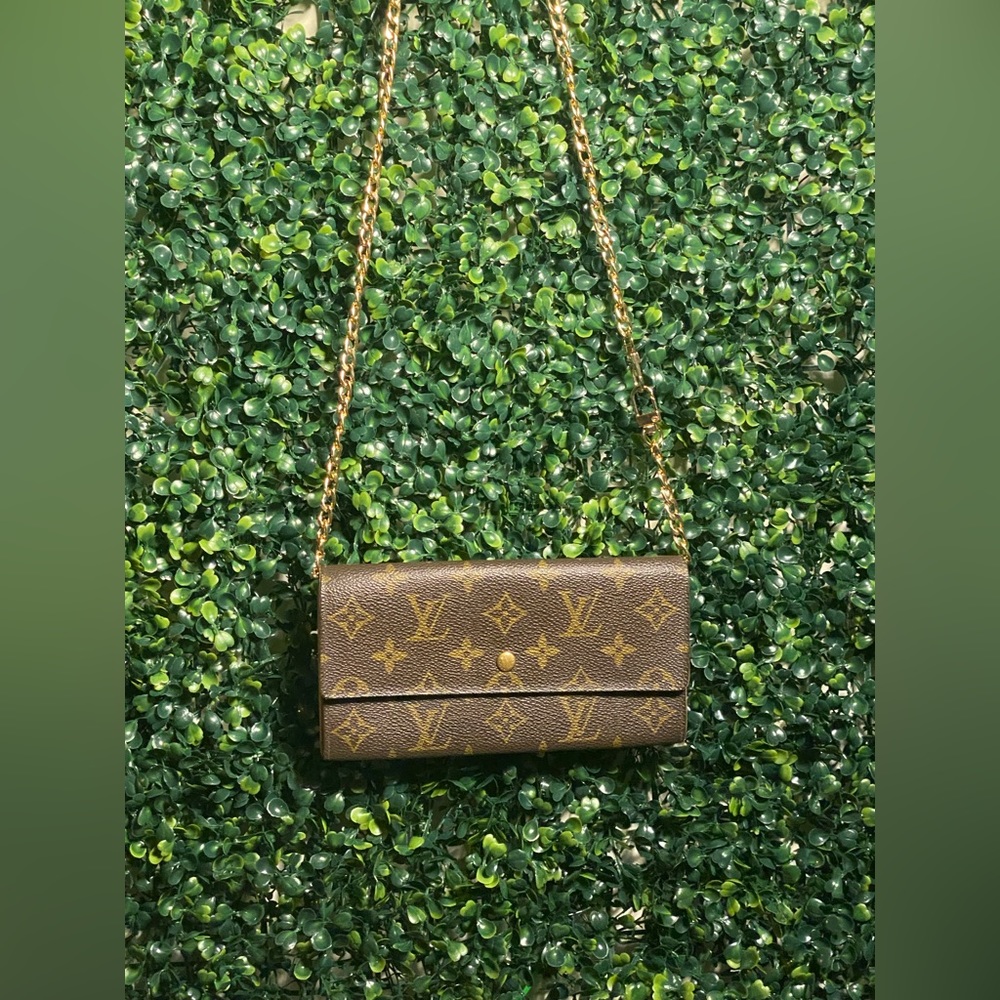 Louis Vuitton Wallet - Picture 2 of 16